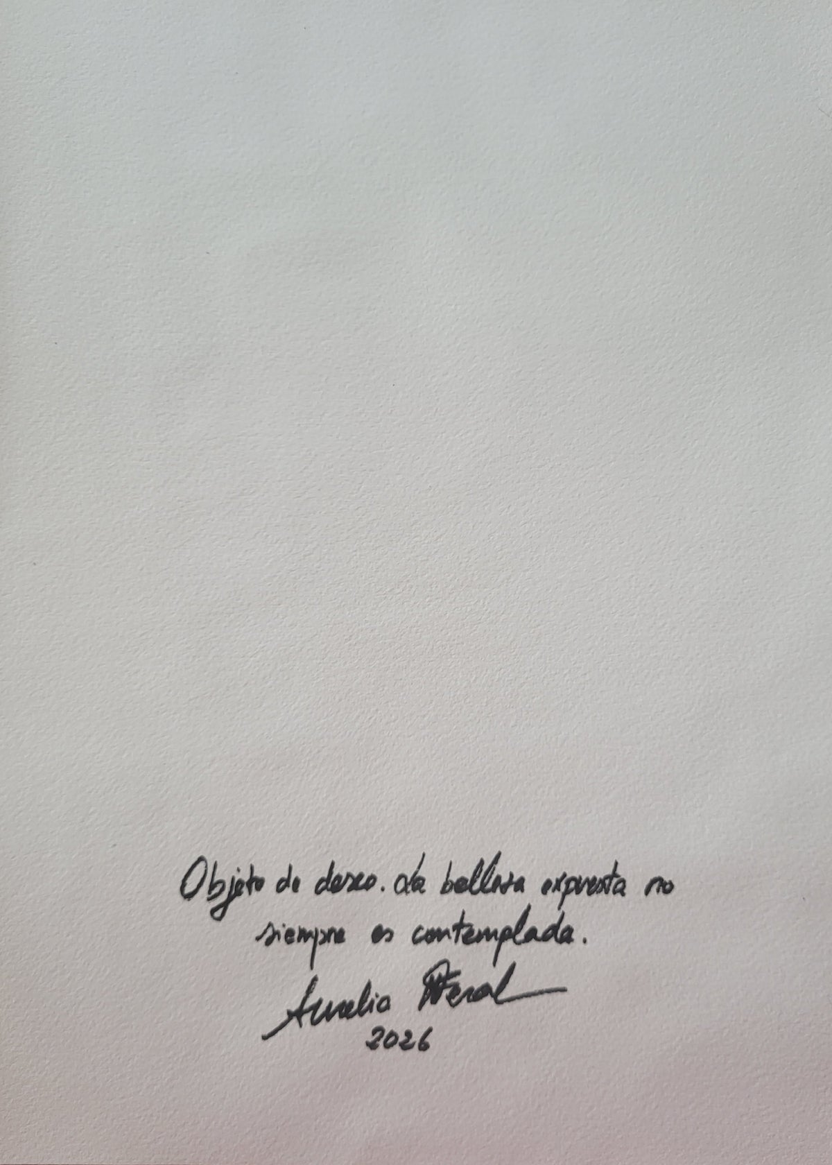 Objeto de deseo. La belleza expuesta no siempre es contemplada. Original disponible · pieza única.